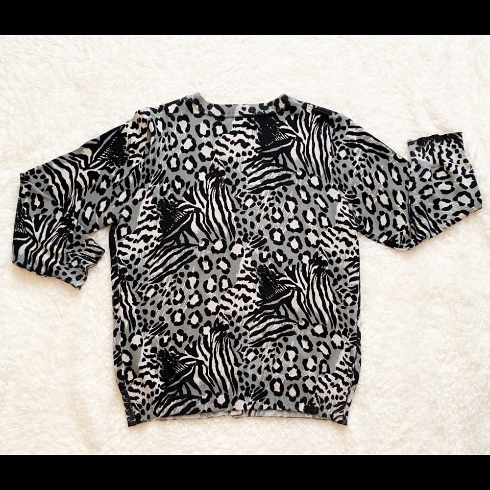 WD NY Zebra Button Down Cardigan Size Lg